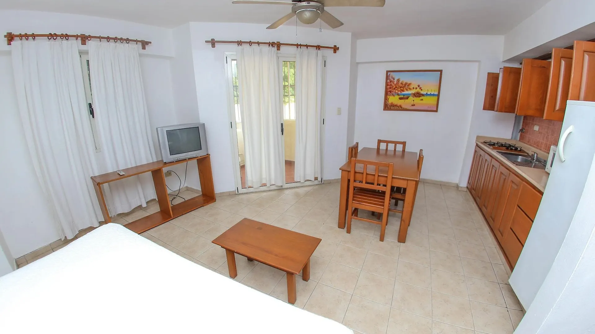 Acuarium Suite Resort La Viva 3*,