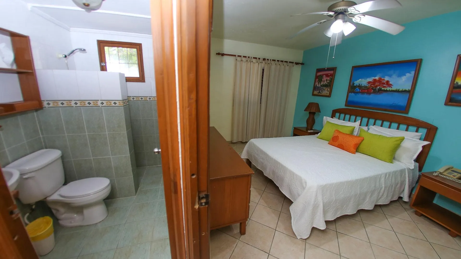 Acuarium Suite Resort La Viva Hotel