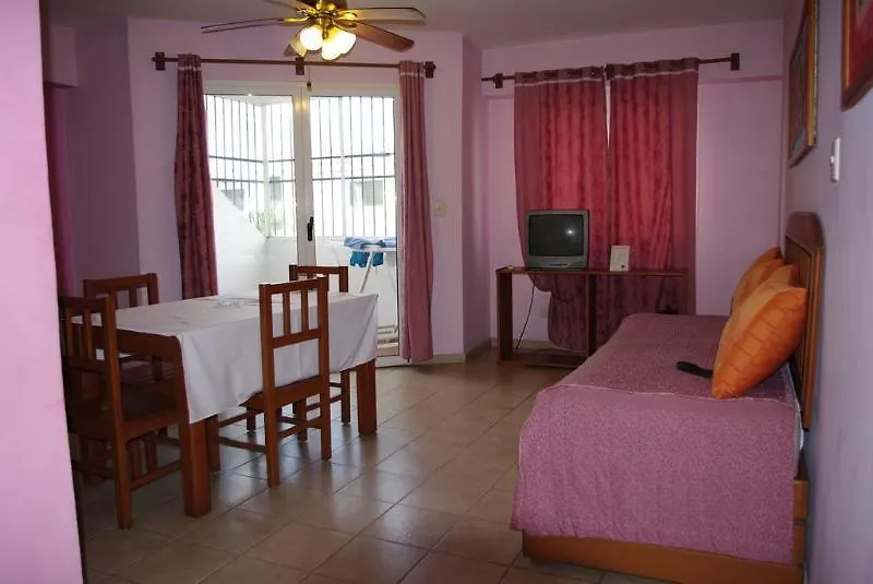 Acuarium Suite Resort La Viva 3*,